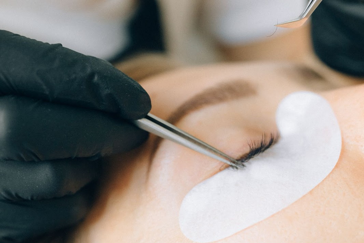 eyelash extensions hurt during or after appointment