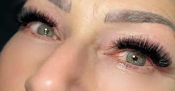 eyelash extensions risk
