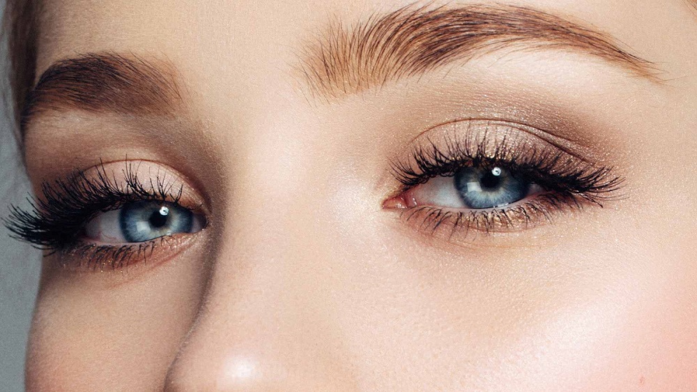 how to have beautiful lashes