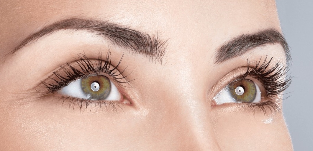 How to Create the Illusion of Long Lashes Without Mascara Lash