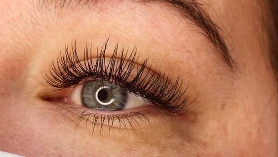 natural Looking Eyelash Extensions