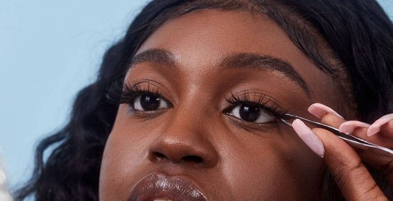 How To Get False Lashes To Stay On Longer