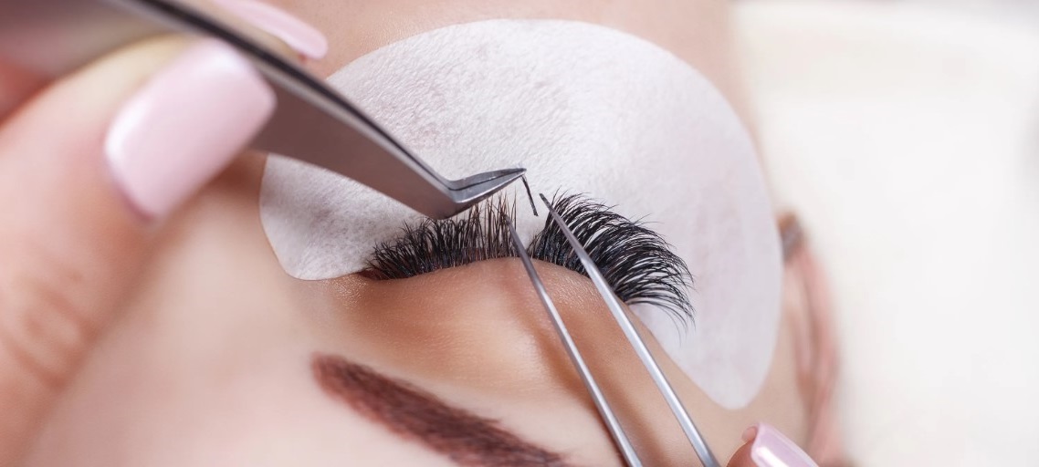 How do Eyelash Extensions Work? Lash Masterclass