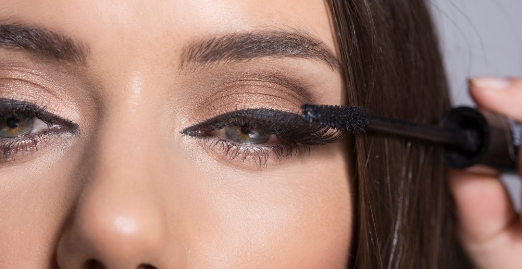 How to Fix Eyelash Extensions After Sleeping on Them