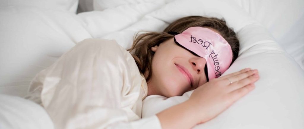 Should You Wear an eye mask with lash extensions