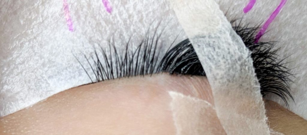 Which tape is the best for lash extension application